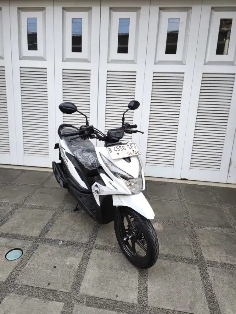 Bissmillah dijual motor Honda beat street 2018 istimewa