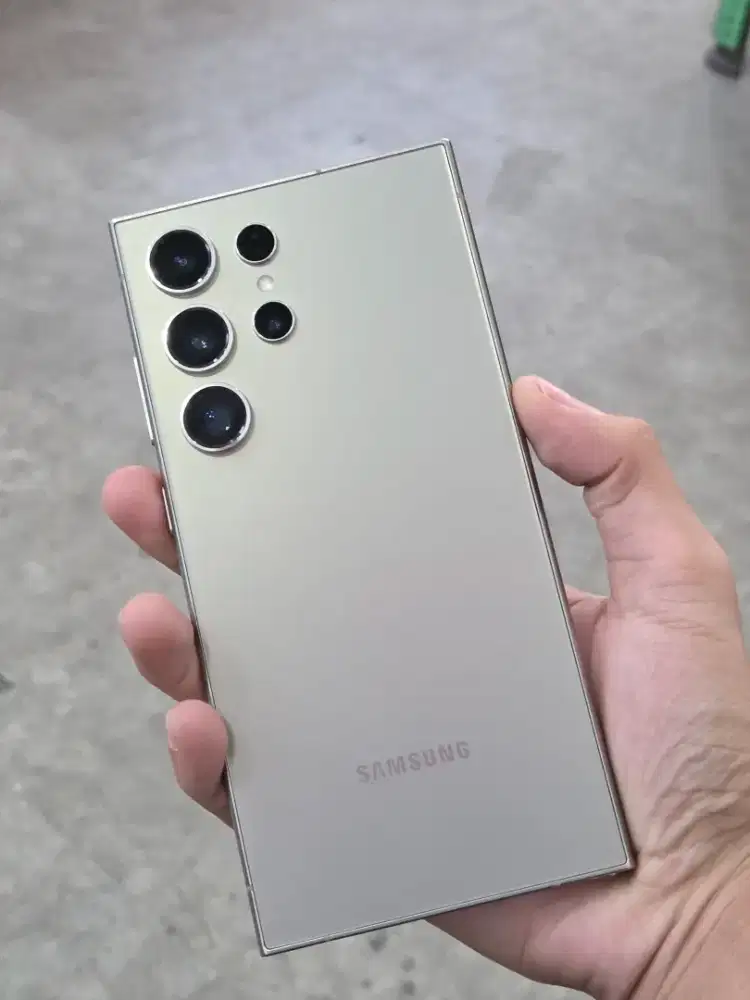 Samsung S24 Ultra 12/512 gb