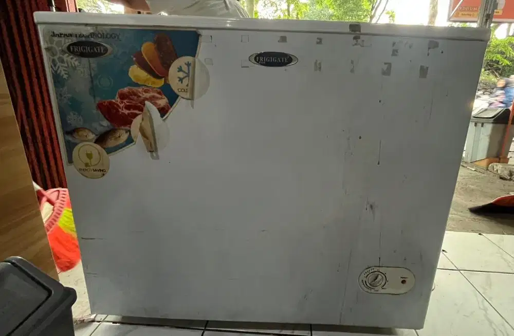 Freezer Frigigate bekas