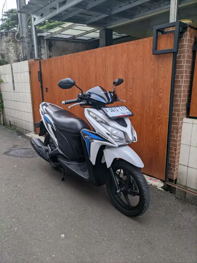 Bissmillah dijual motor Honda Vario kzr 2013