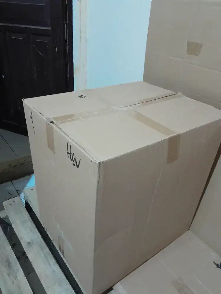 Kardus packing barang