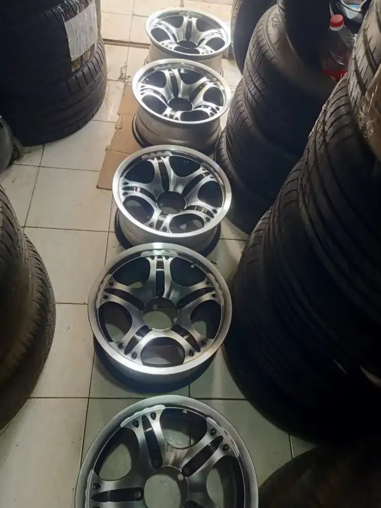 Enmaru r17 x7 in ET -13 hole 5 pcd 139.7