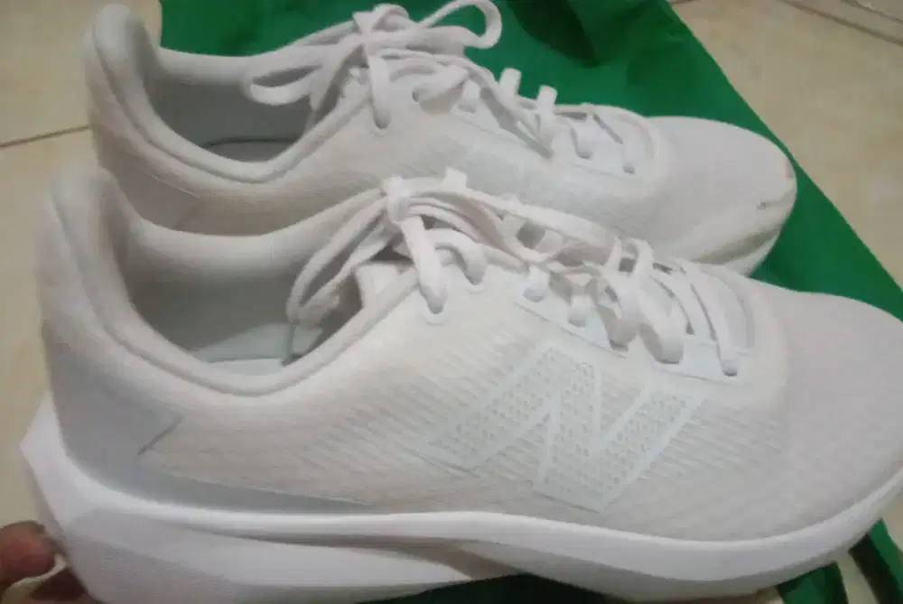 Sepatu New Balance