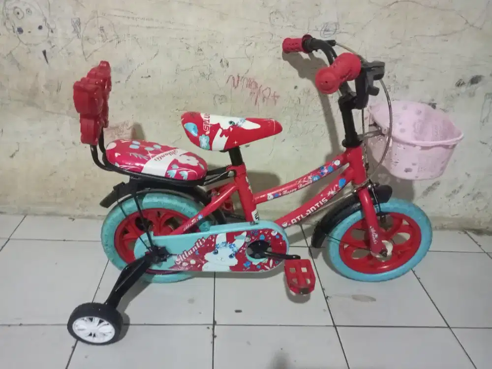 SEPEDA ANAK CEWEK UKURAN 12 PLUS RODA BANTU (BAN BUSA) KOKOH