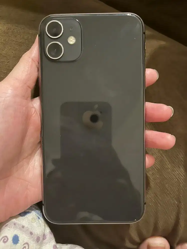 Jual second ex ibox Iphone 11 128gb black