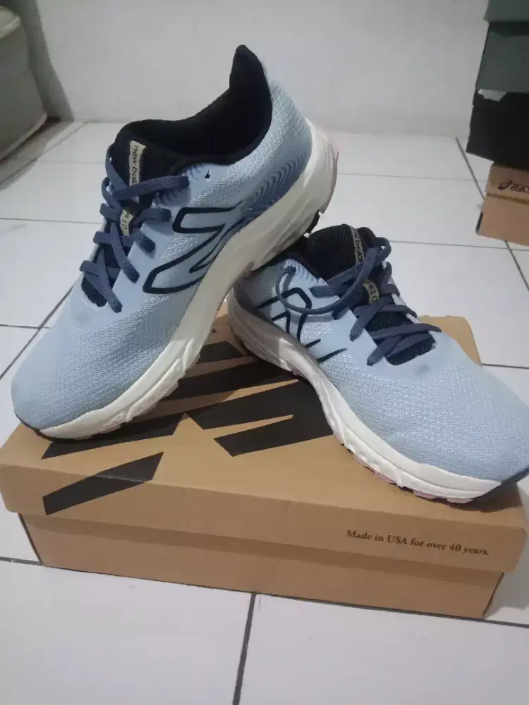 Sepatu New Balance T410