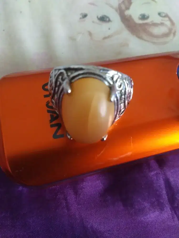 Cincin Batu Akik tembus