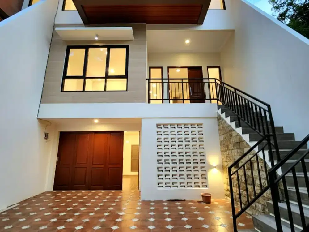 Rumah Baru Dengan Private Pool Dalam Komplek Di Margasatwa Ragunan Jakarta Selatan