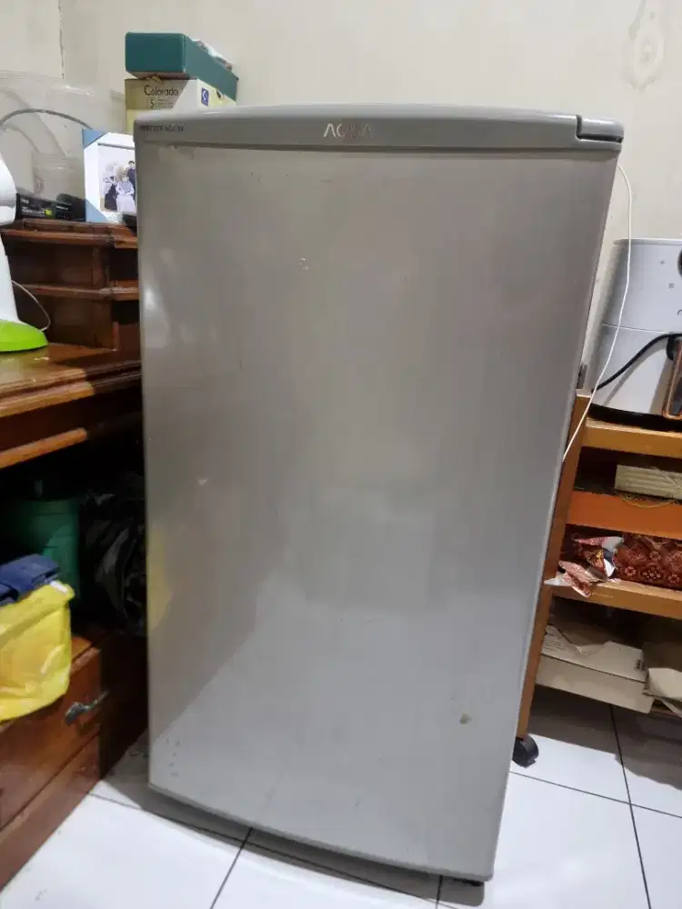 Freezer bekas penyimpanan ASI