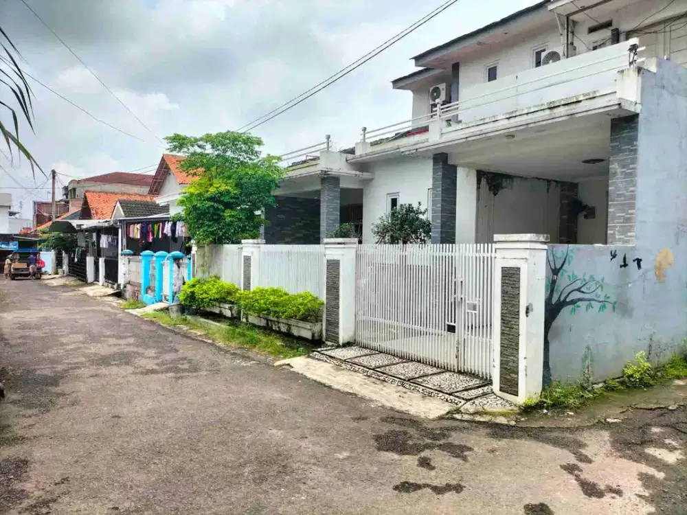 jual rumah 2 lantai beserta isinya posisi hook