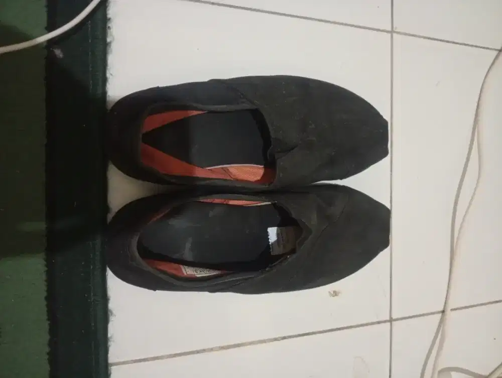 Sepatu wakai miror