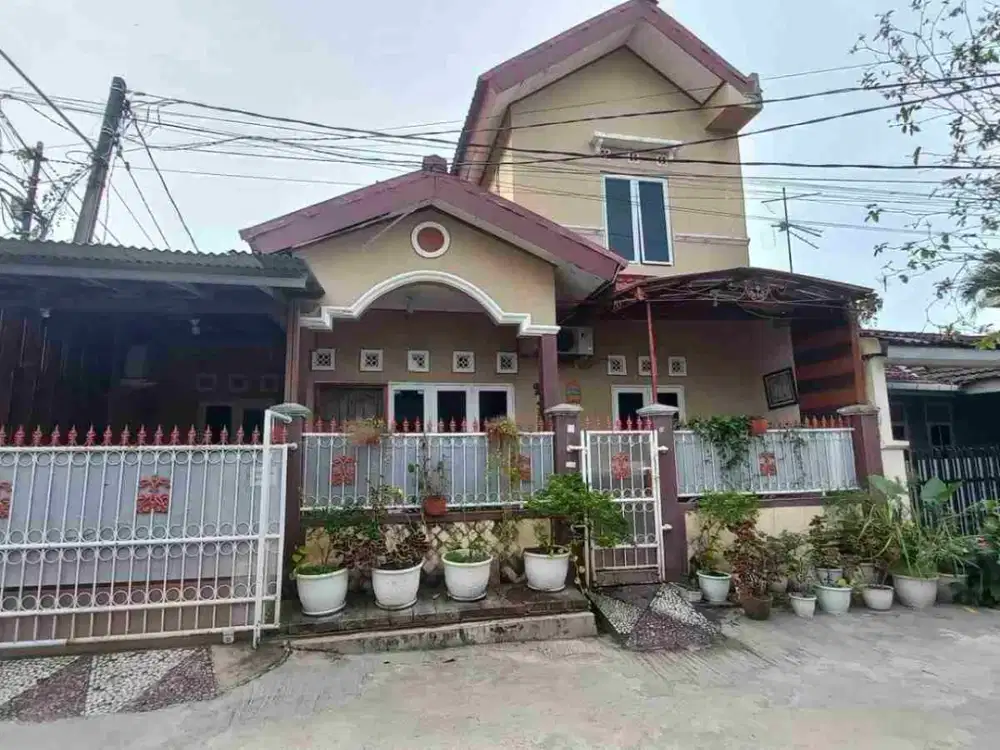 Rumah murah 1 M siap huni semi furnished LT 136 LB 175 ruang tamu luas di Harapan Indah