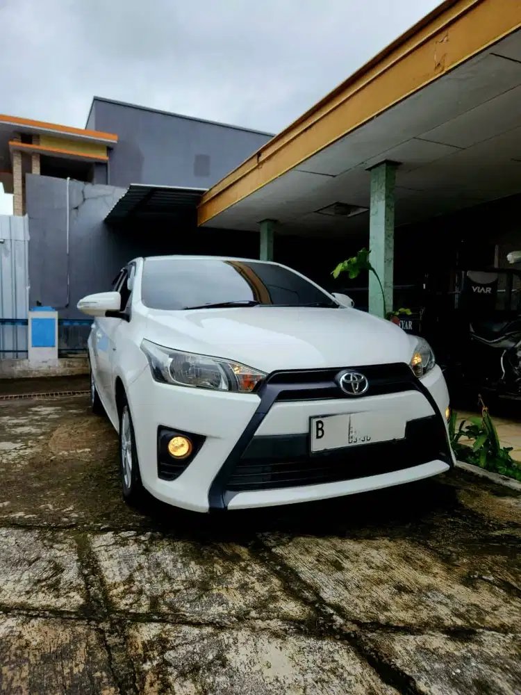 Yaris 1.5 type E - Manual Putih 2014