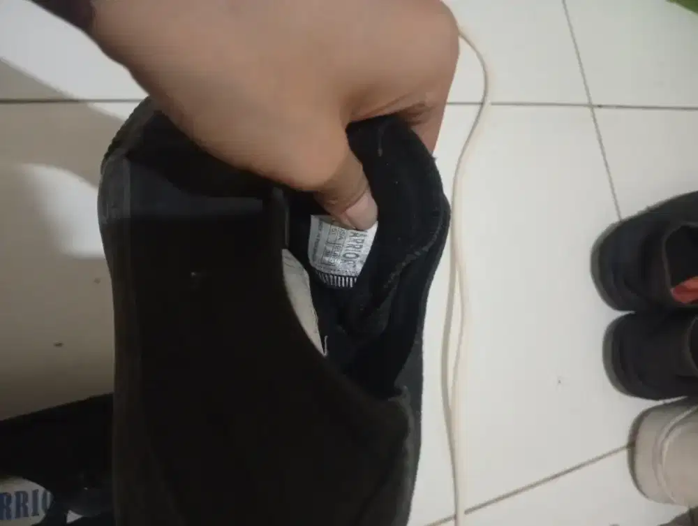 Sepatu warior hitam