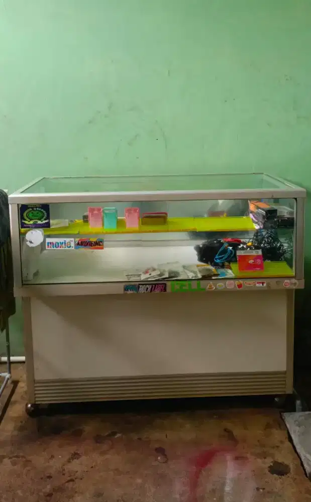 Etalase bekas konter hp