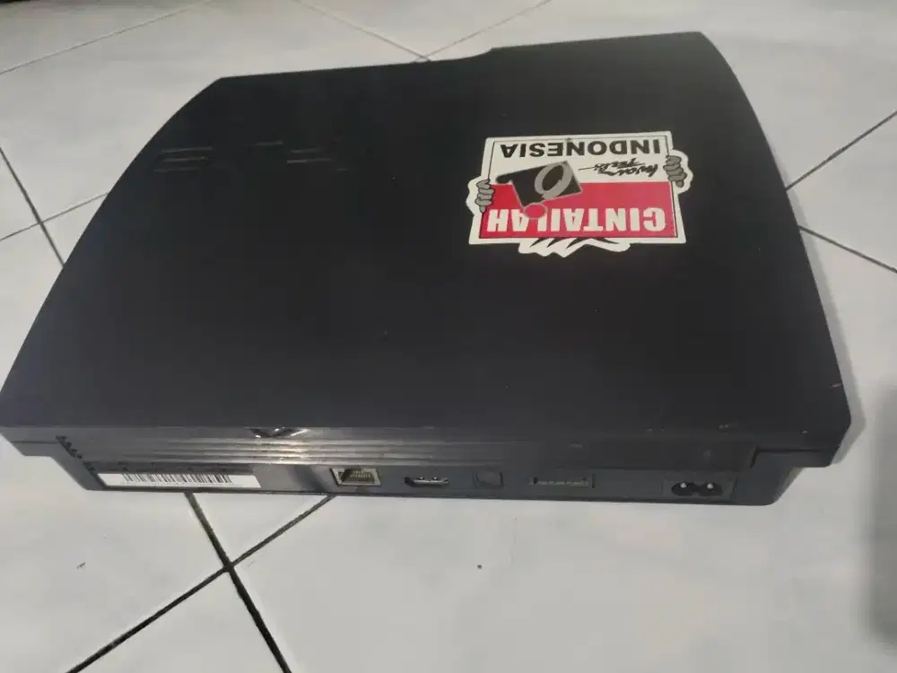 PS3 Slim + HD 500 + Stick + Kabel