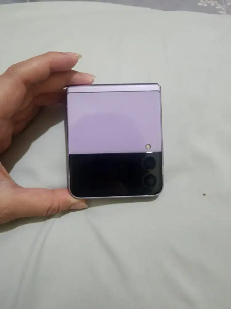 Samsung Z flip 3 128GB second