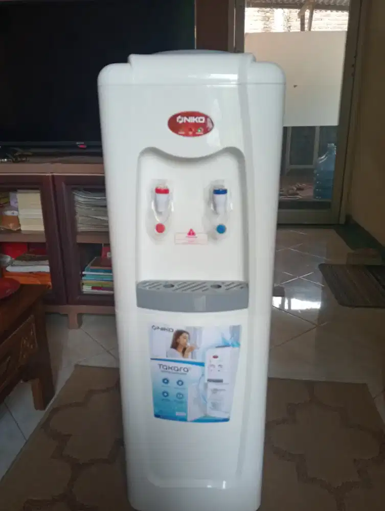 Di jual Dispenser