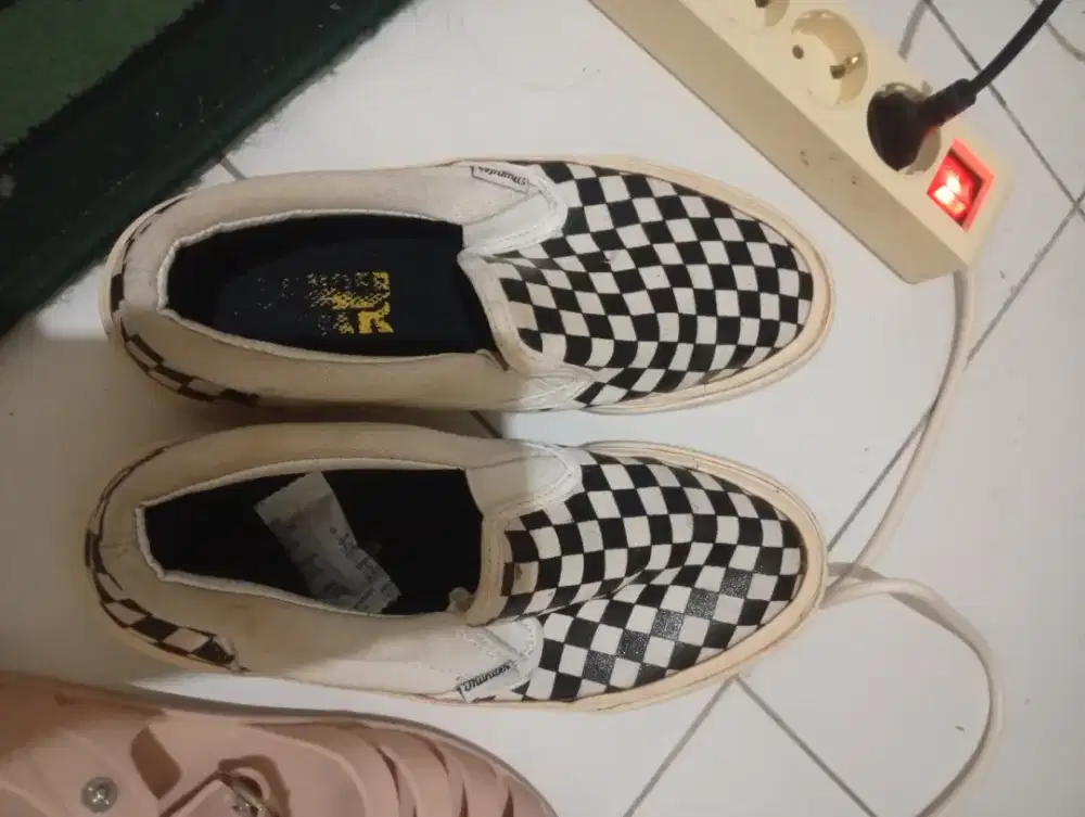 Sepatu slip on catur