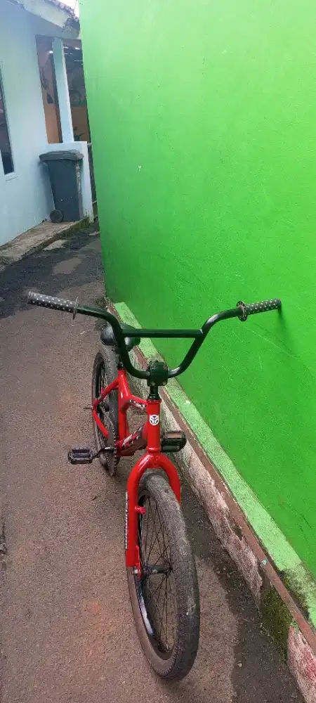 Sepeda bmx ukuran 20