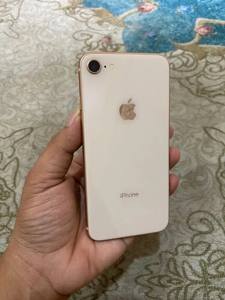 IPHONE 8 64GB IBOX UNIT ONLY MULUS