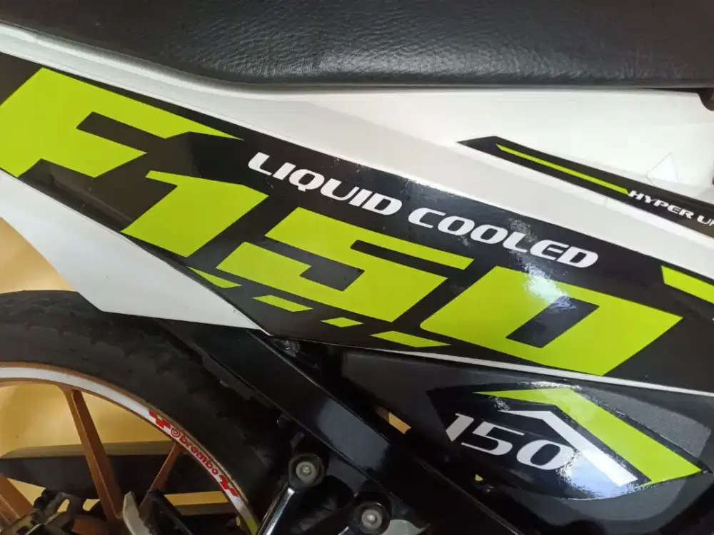 Motor SuZuKI satria THN 2015 istimewa.