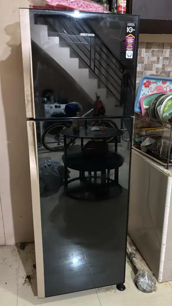 Kulkas Polytron 2 pintu jumbo