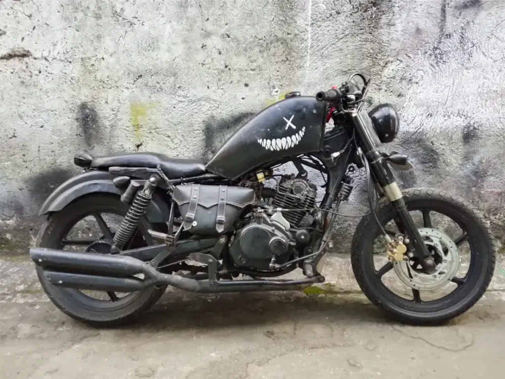 Custom bobber 200cc lengkap sampe faktur plat D
