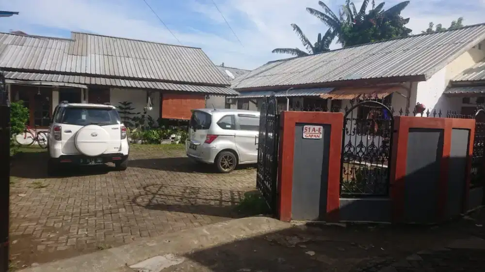 Di Kontrakan Rumah di Kukusan,Beji,Depok (2 Pintu Tersedia Parkir Mbl)