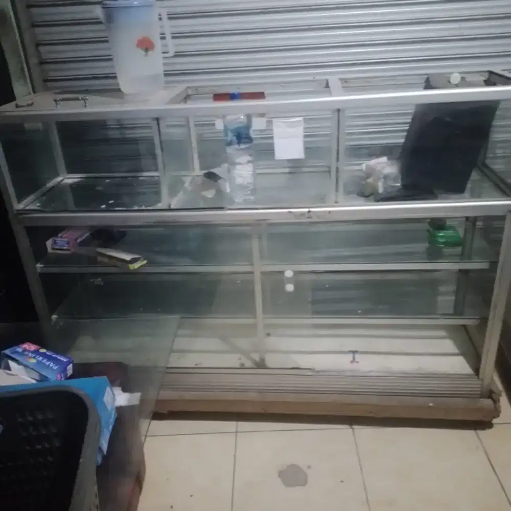 Djual aj mumer etalase besar 900 siapa yg cpet aj