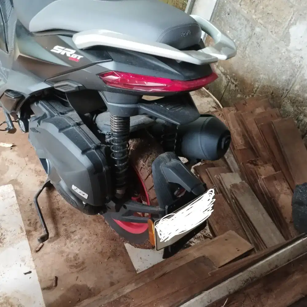 Dijual motor Aprilia SR GT 200 tahun 2024