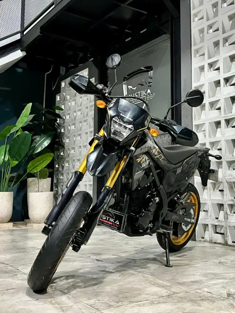 Kawasaki klx sm 230 tahun 2022