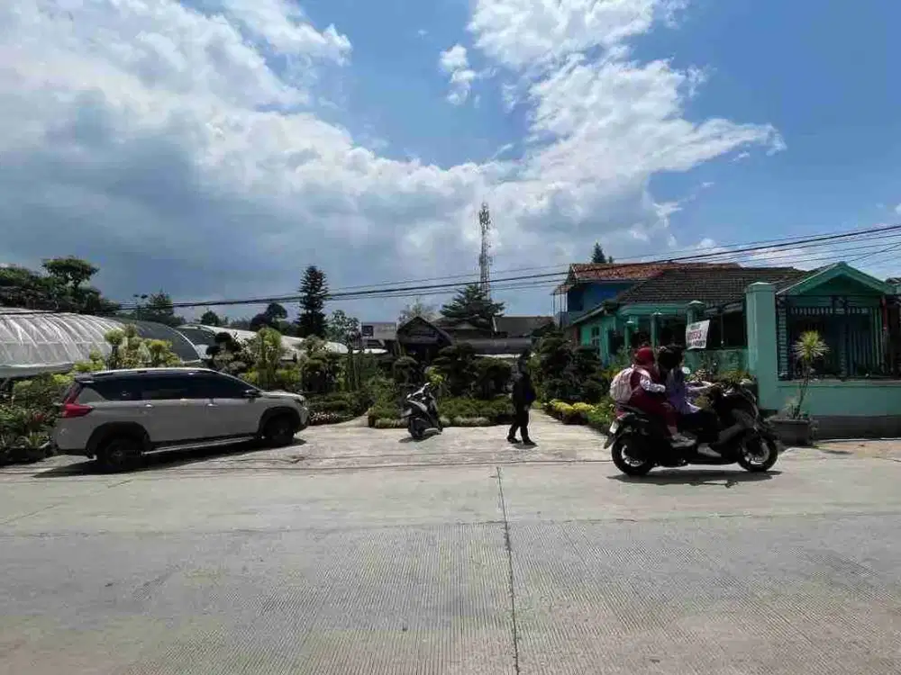 Rumah dijual main road pinggir jalan raya utama sersan bajuri hanya 10 menit ke upi setiabudi bandung