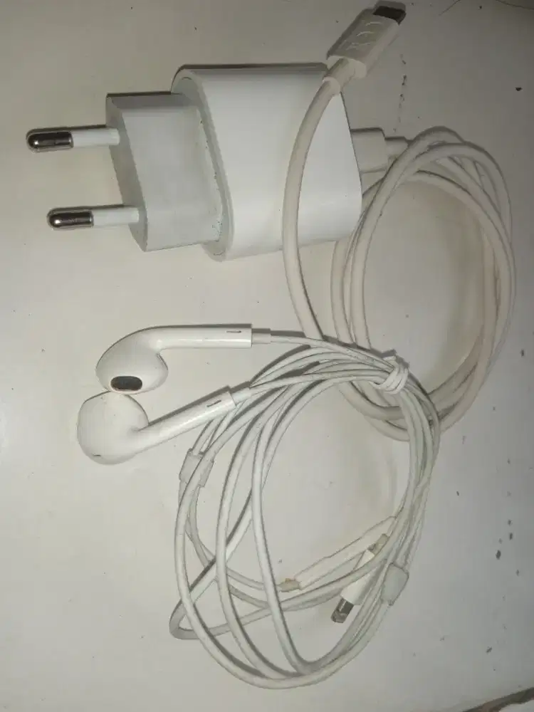 Headset charger iphone