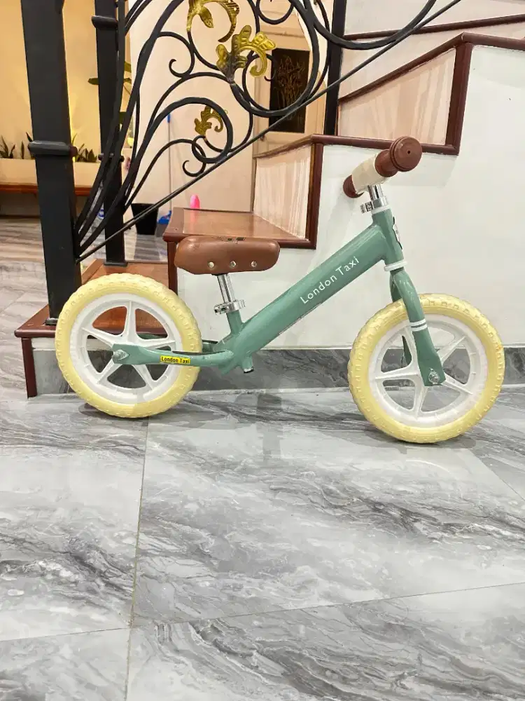 Jual cpt Balance Bike merk London Taxi