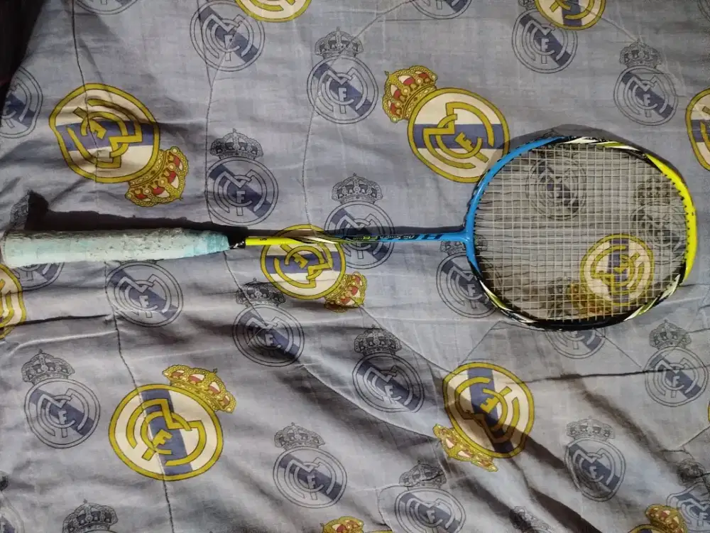 Fast sale raket badminton