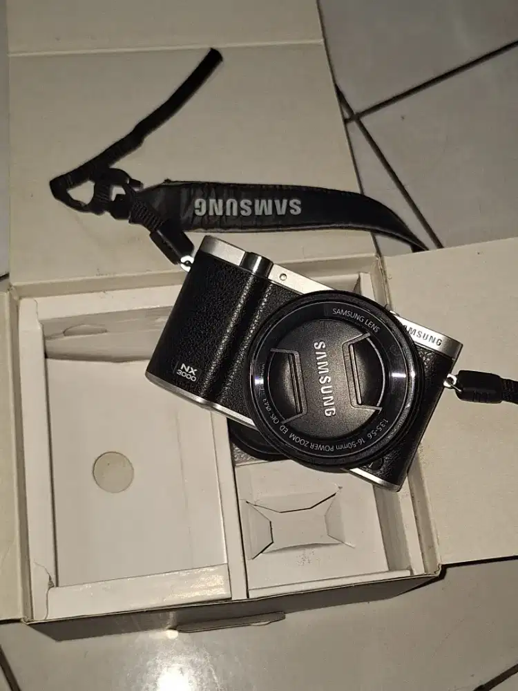 Mirrorless Kamera Samsung NX3000 Fullset