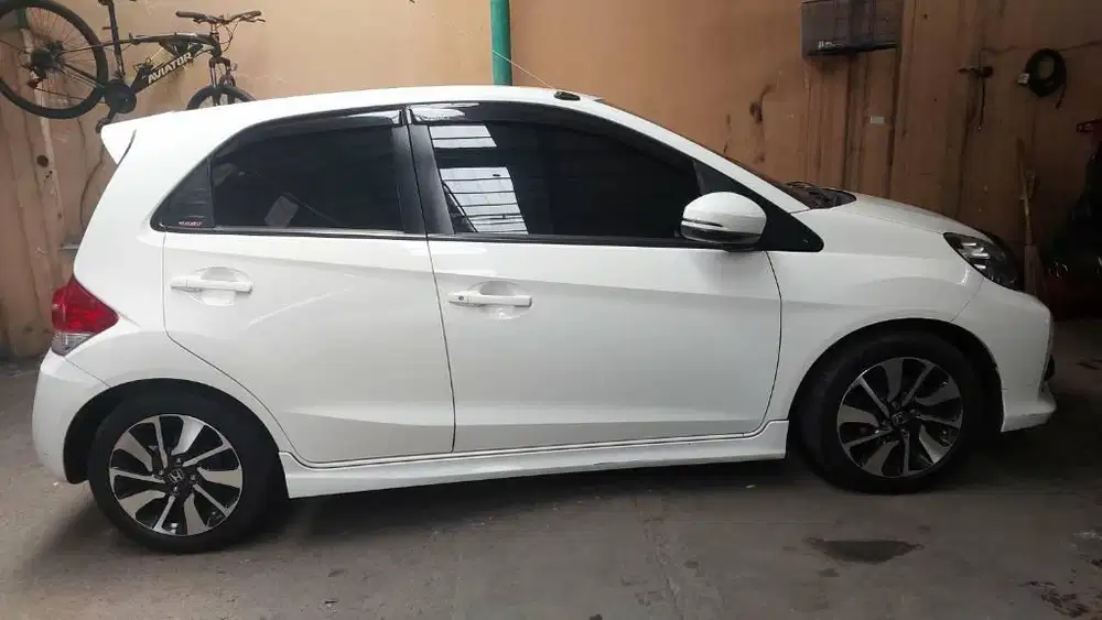 DP 5 jt Honda Brio RS 2017 Manual putih KM LOW