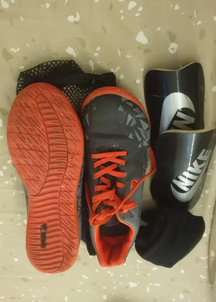 Sepatu Futsal VEGETO Size 36 Like New + Bonus deker & Kaos Kaki