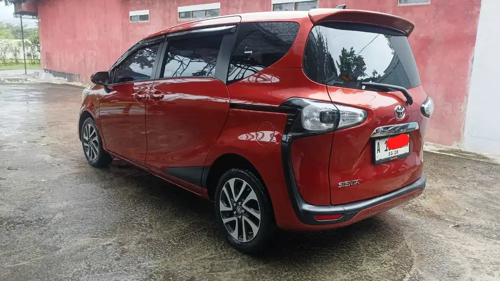 Toyota Sienta V at 2017