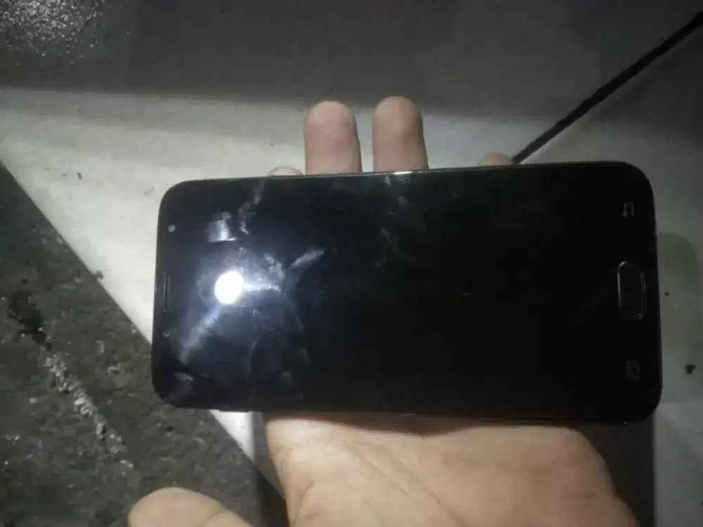 Samsung j7 pro ram 3/32GB.