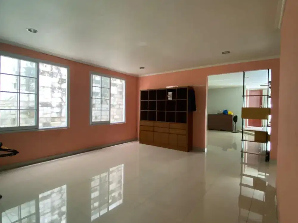 Dijual Rumah Strategis Benhil – Jl. Pejompongan, SHM, Potensi untuk Usaha Kost!
