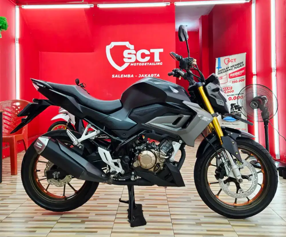 JualCpt90%LikNew PjkOkt26 KM6Rb HONDA CB150R 2023 CB 150R CB 150 HITAM