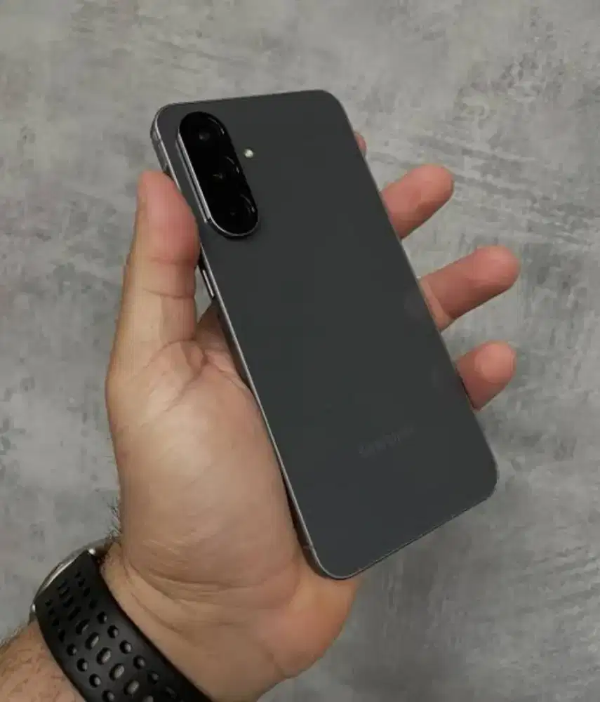 Samsung a56 5G ram 8/256 mulus no minus
Kelengkapan hp charger