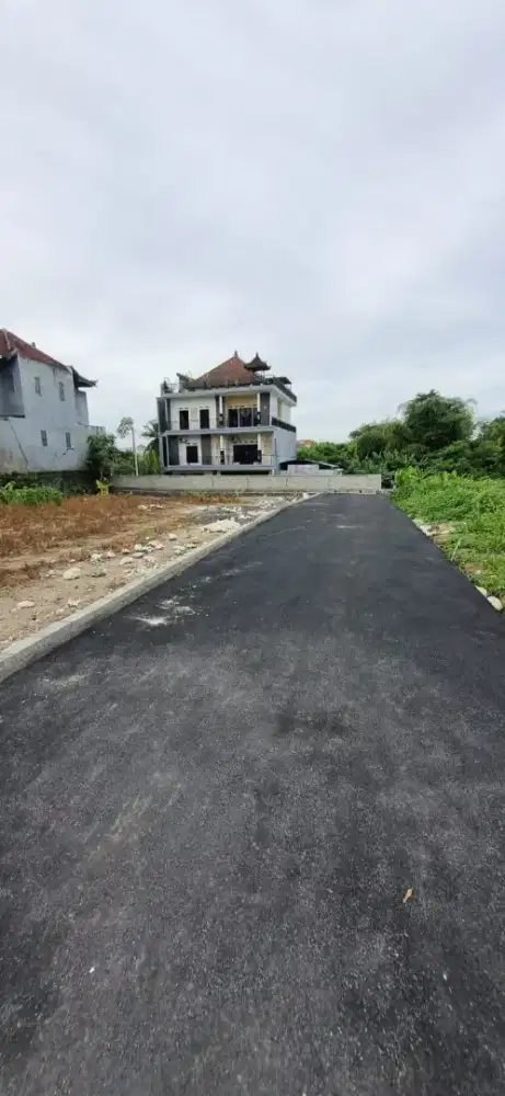 Tanah strategis 120m2 free pajak padma penatih dkt mall living jl5mtr