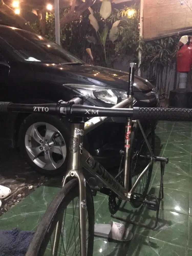 fixie tsunami snm100