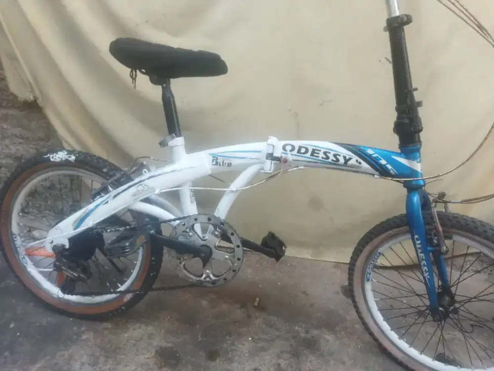 Sepeda lipat odessy 20