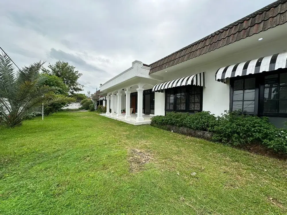 Dijual Rumah Rasa Villa Luas Kebangetan Harga Murah di Cimanggis Depok