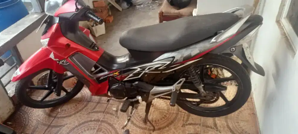 Motor supra x 125 lengkap