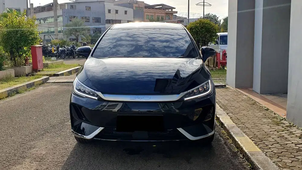 BYD M6 M 6 Standard EV 7 Seater Cosmos Black 2024 Brand New Condition